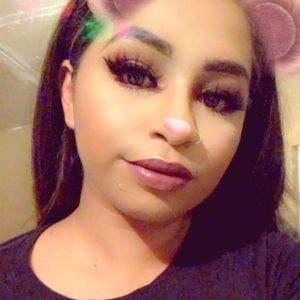 Meet your Posher, Dania